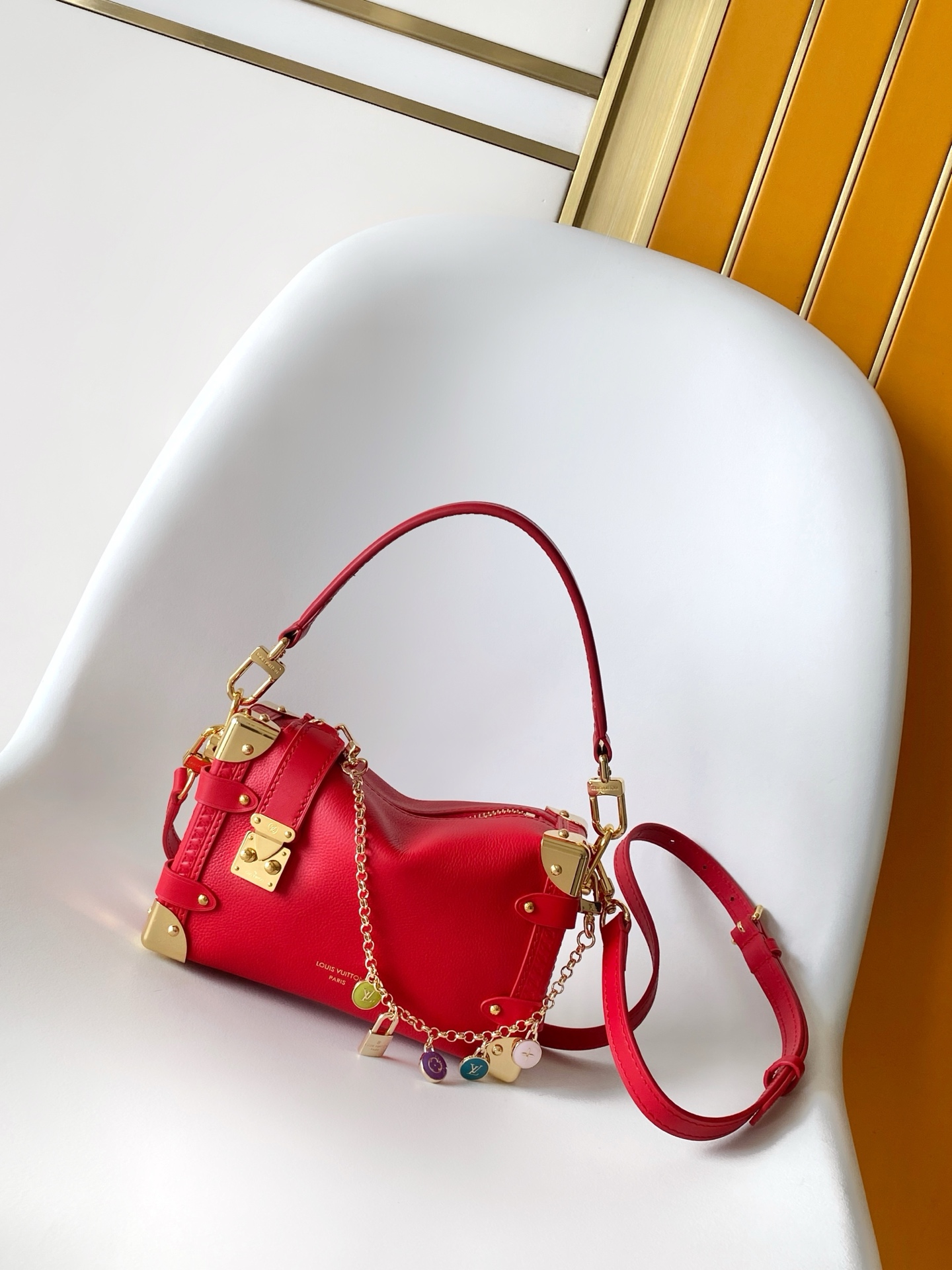 Louis Vuitton LV Classic Handbag Premium Canvas Model M58913 Magnetic Lock Special Occasion Fashion Accessory